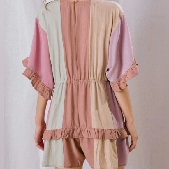 STORIA Colorblock Lightweight Pull On Romper V-Neck Ruffle Dolman Sleeve Sz Med - Picture 2 of 10